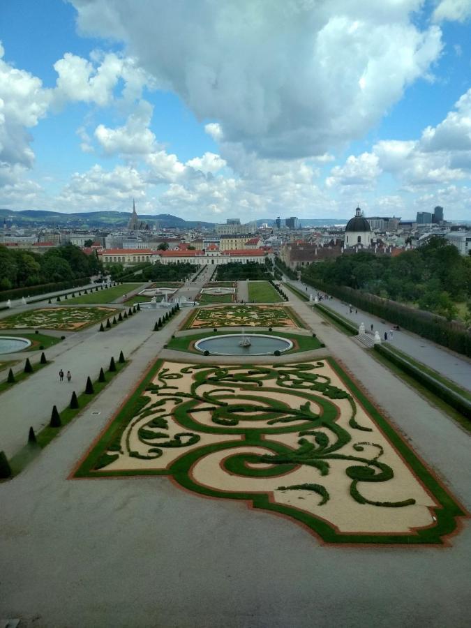 Central Mariahilfer Apartment 4 Min To The City Shopping Center And Schoenbrunn Palace Vienna Exterior photo