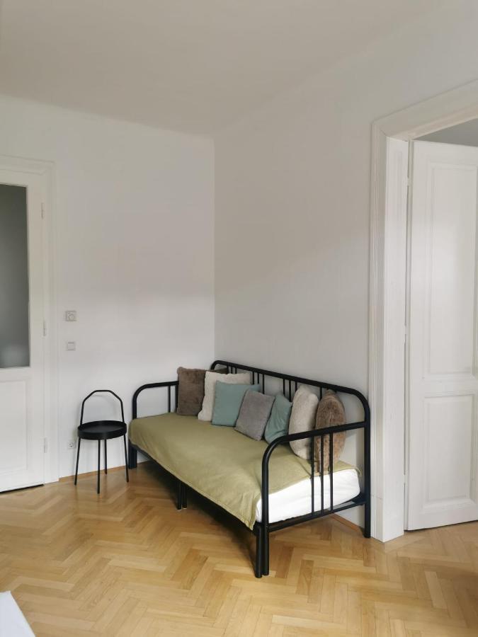 Central Mariahilfer Apartment 4 Min To The City Shopping Center And Schoenbrunn Palace Vienna Exterior photo
