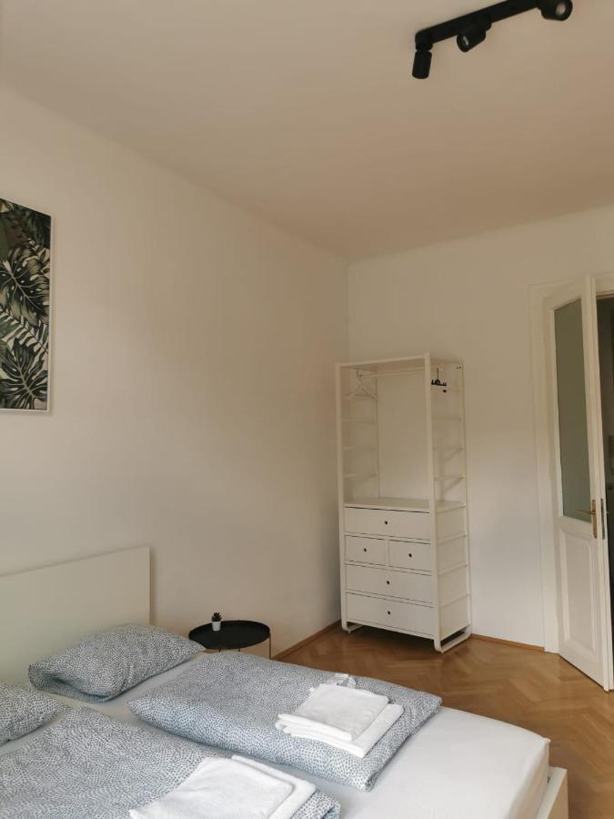 Central Mariahilfer Apartment 4 Min To The City Shopping Center And Schoenbrunn Palace Vienna Exterior photo