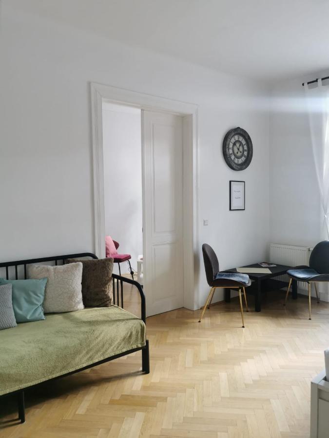 Central Mariahilfer Apartment 4 Min To The City Shopping Center And Schoenbrunn Palace Vienna Exterior photo