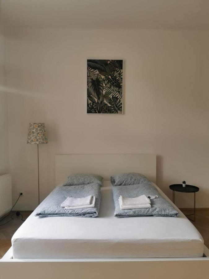 Central Mariahilfer Apartment 4 Min To The City Shopping Center And Schoenbrunn Palace Vienna Exterior photo