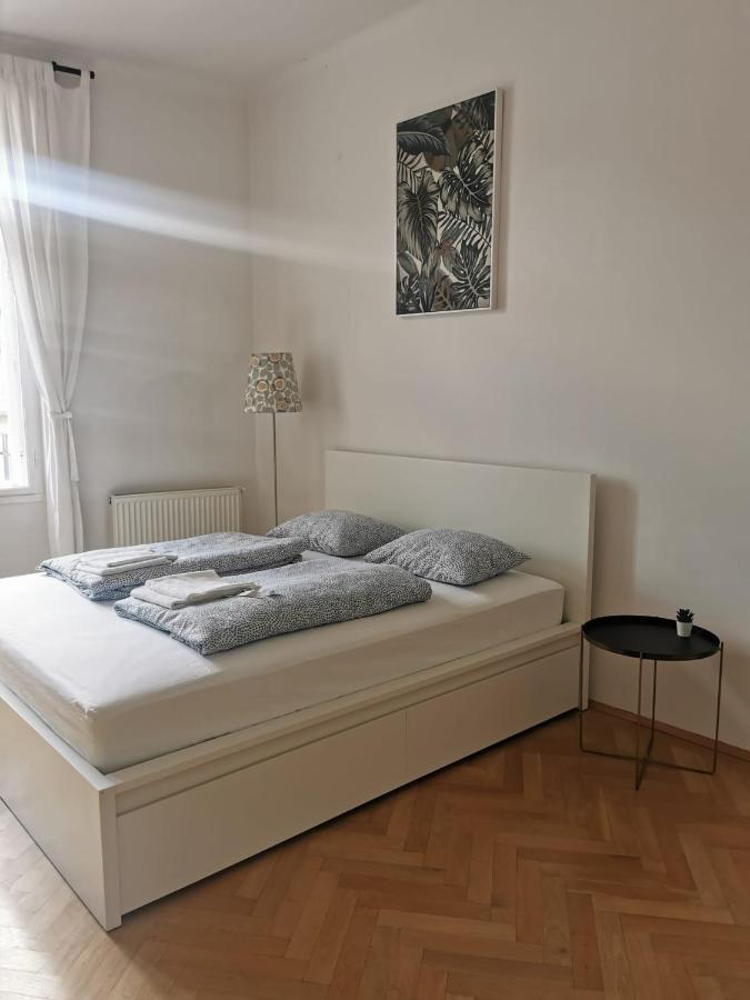 Central Mariahilfer Apartment 4 Min To The City Shopping Center And Schoenbrunn Palace Vienna Exterior photo